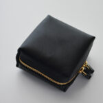 [ MOLVAR ] SQUARE POUCH BLACK / 正方形 ポーチ 本革 日本製レザー ブラック