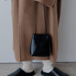 [ MOLVAR ] MINI SHOULDER BAG / ミニショルダーバッグ 一枚革仕立て 本革