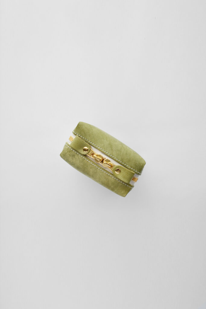[ MOLVAR ] SQUARE POUCH GREEN / 正方形 ポーチ 本革 イタリアンレザー グリーン