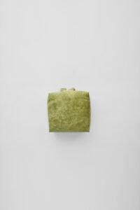 [ MOLVAR ] SQUARE POUCH GREEN / 正方形 ポーチ 本革 イタリアンレザー グリーン