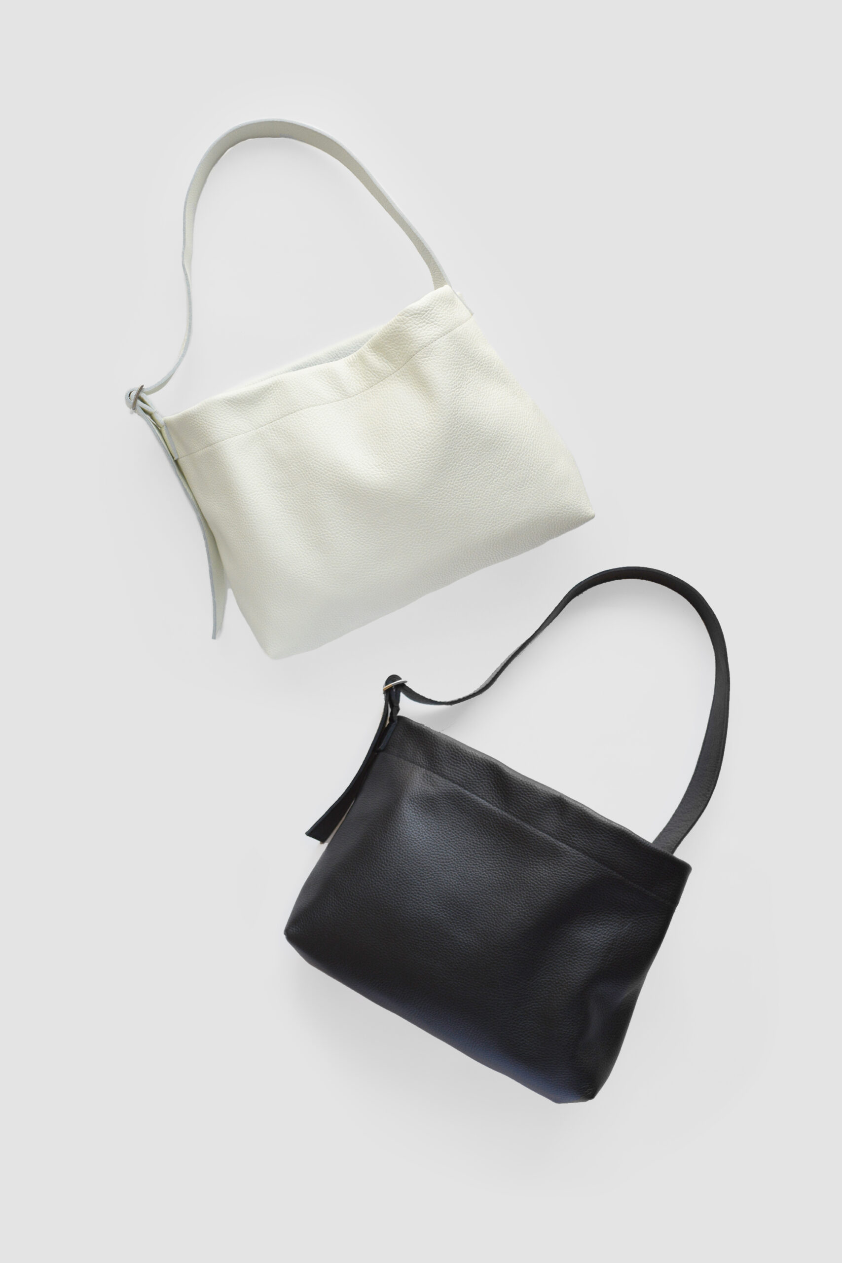 WIDE SHOULDER BAG | MOLVAR official web site