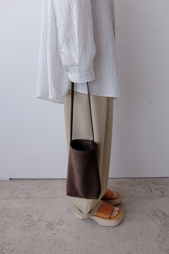 [ MOLVAR ] SUEDE MINI TOTE BAG / スエードミニトートバッグ 本革 イタリアンレザー 縦長