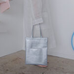 NUANCE TOTE BAG M +POCKET silver / ニュアンストートバッグ （M） ポケット付き 日本製レザー シルバー