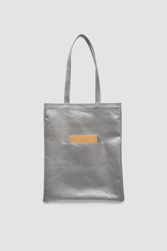 NUANCE TOTE BAG M +POCKET silver / ニュアンストートバッグ （M） ポケット付き 日本製レザー シルバー