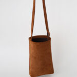 [ MOLVAR ] SUEDE MINI TOTE BAG LIGHT BROWN/ スエードミニトートバッグ 本革 イタリアンレザー 縦長 ライトブラウン